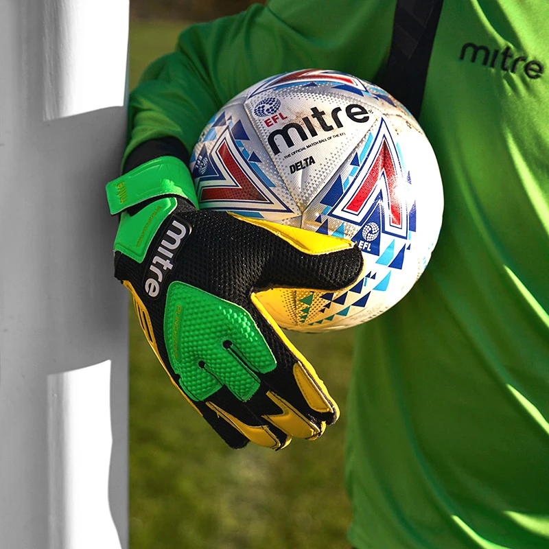 Mitre Delta Grip Goalkeeper Gloves - Image 2